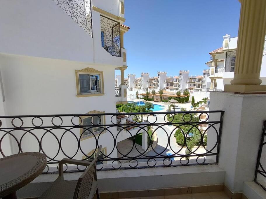 3-Bedroom Apartment On The Third Floor With 3 Balconies And Lovely Pool View, Street View And Free Beach Access In Sharm Hills Resort Sharm El-Sheikh Exterior foto