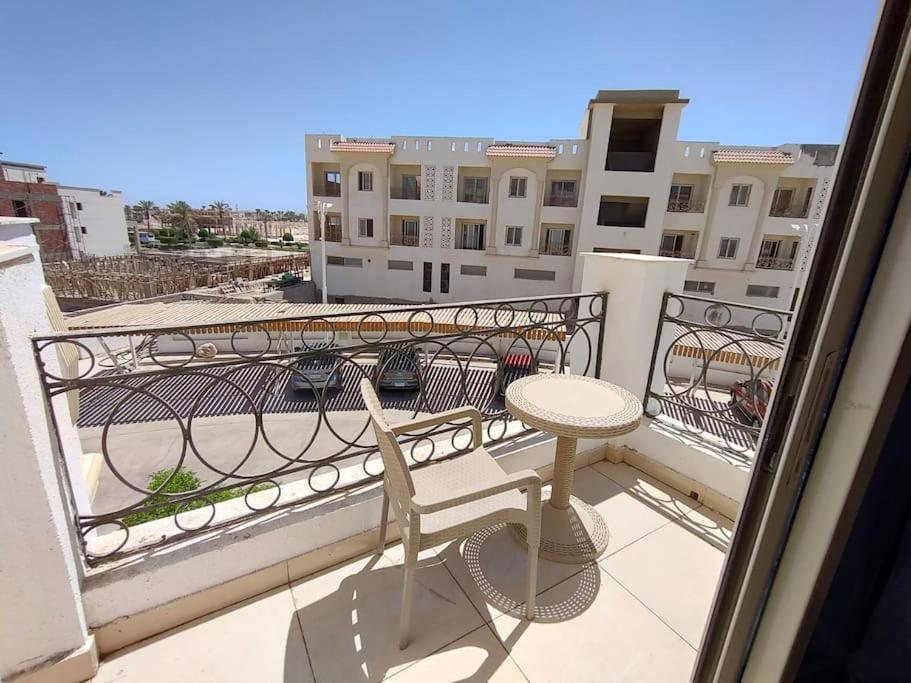 3-Bedroom Apartment On The Third Floor With 3 Balconies And Lovely Pool View, Street View And Free Beach Access In Sharm Hills Resort Sharm El-Sheikh Exterior foto