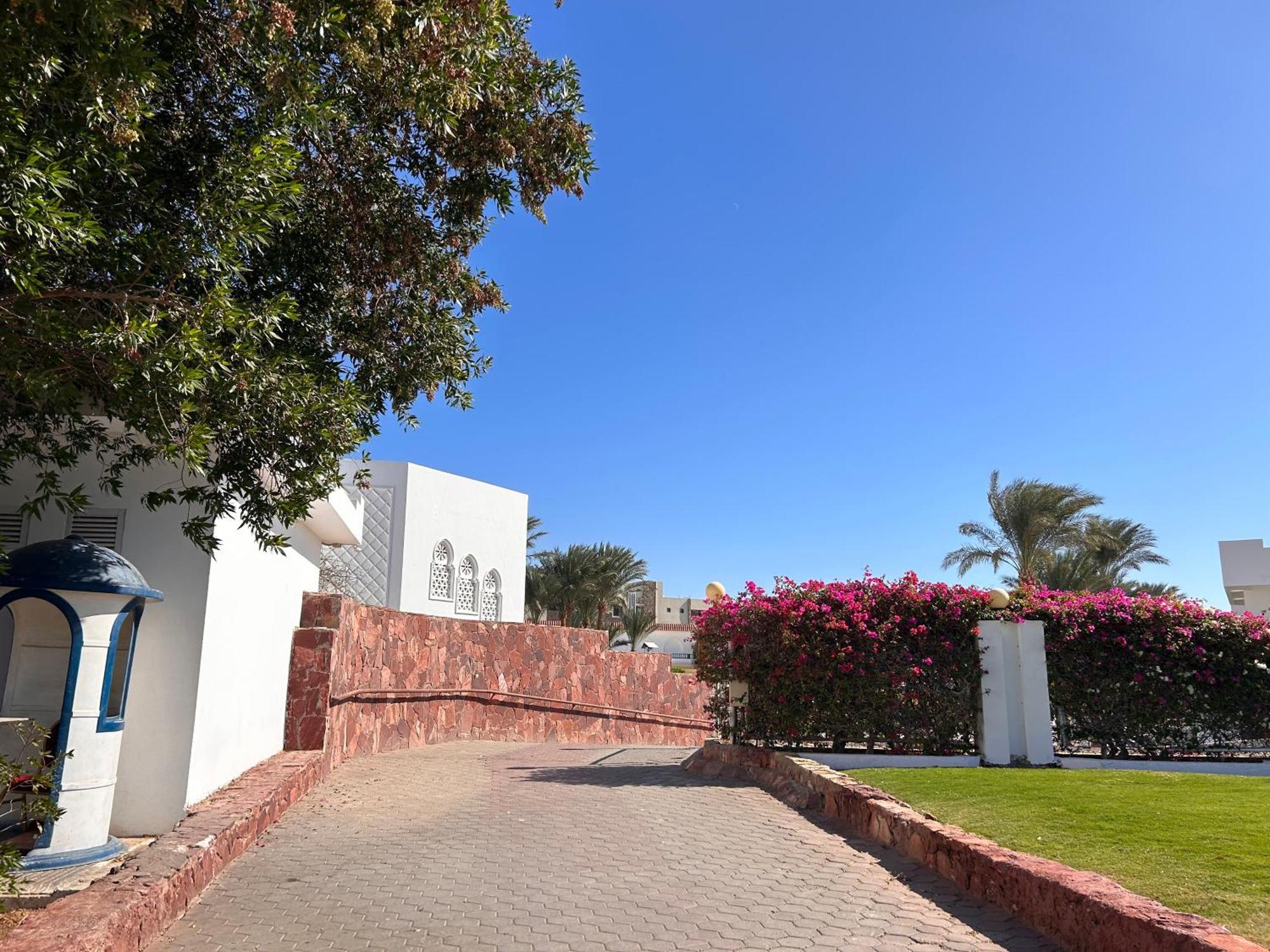 3-Bedroom Apartment On The Third Floor With 3 Balconies And Lovely Pool View, Street View And Free Beach Access In Sharm Hills Resort Sharm El-Sheikh Exterior foto