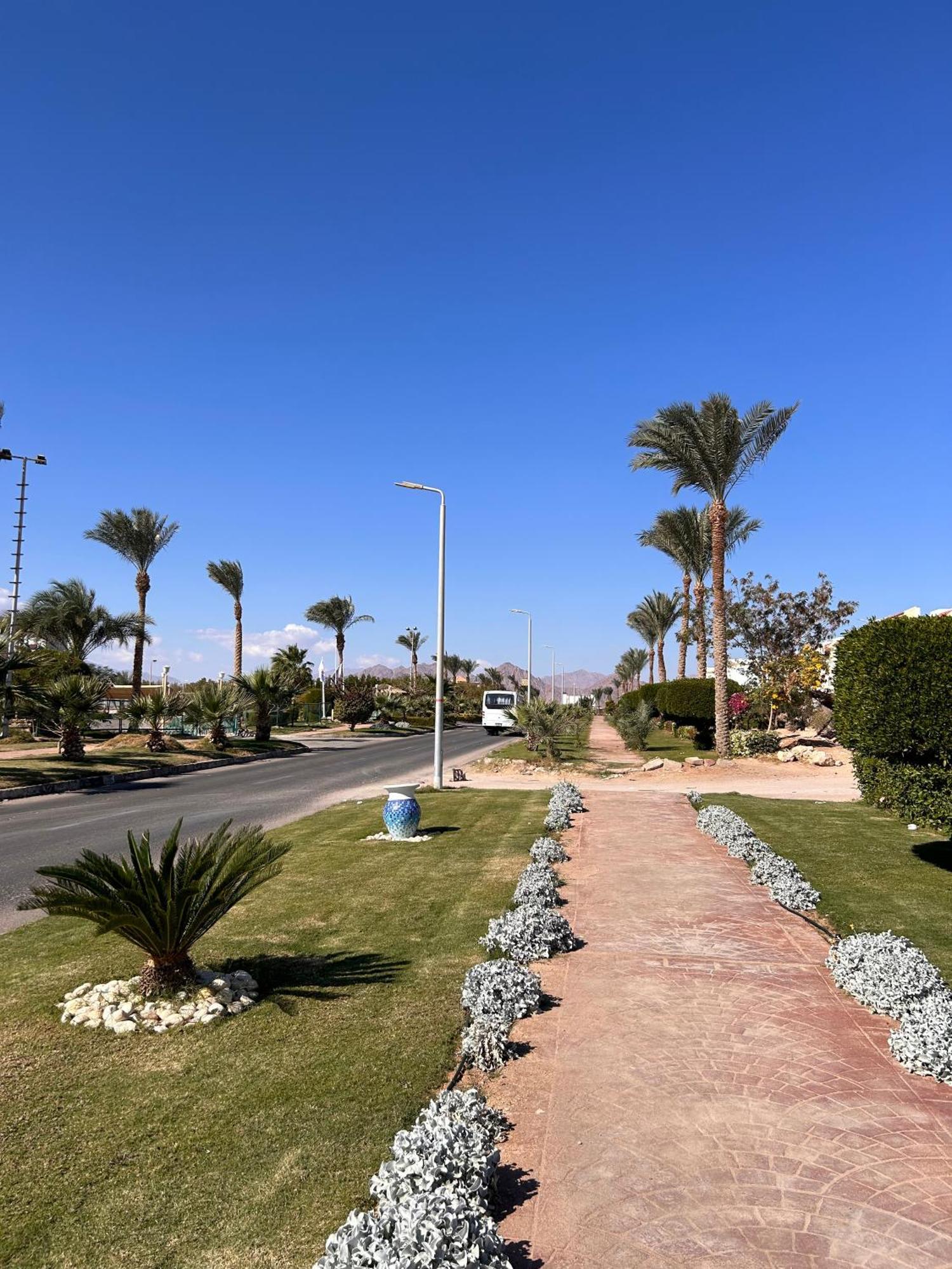 3-Bedroom Apartment On The Third Floor With 3 Balconies And Lovely Pool View, Street View And Free Beach Access In Sharm Hills Resort Sharm El-Sheikh Exterior foto
